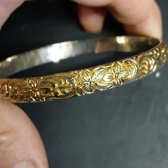 Goldtone floral flower bangle bracelet 2.5 i.d. - Picture 5 of 5